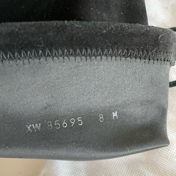 GENUINE STUART WEITZMAN BOOTS size 8 - Picture 4 of 6